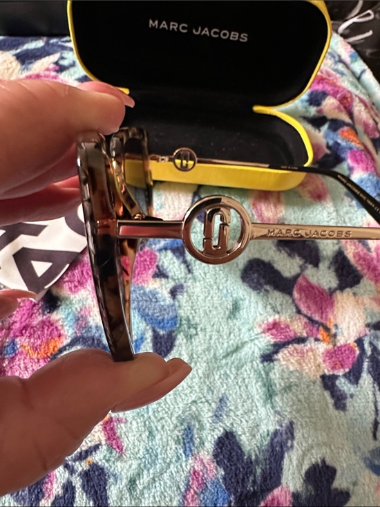 Marc Jacobs Tortoiseshell Frame Sunglasses with Dark Lenses